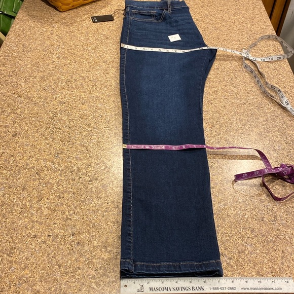 NWT Joe’s Jeans The Brixton Straight + Narrow Size 34 - Picture 4 of 17